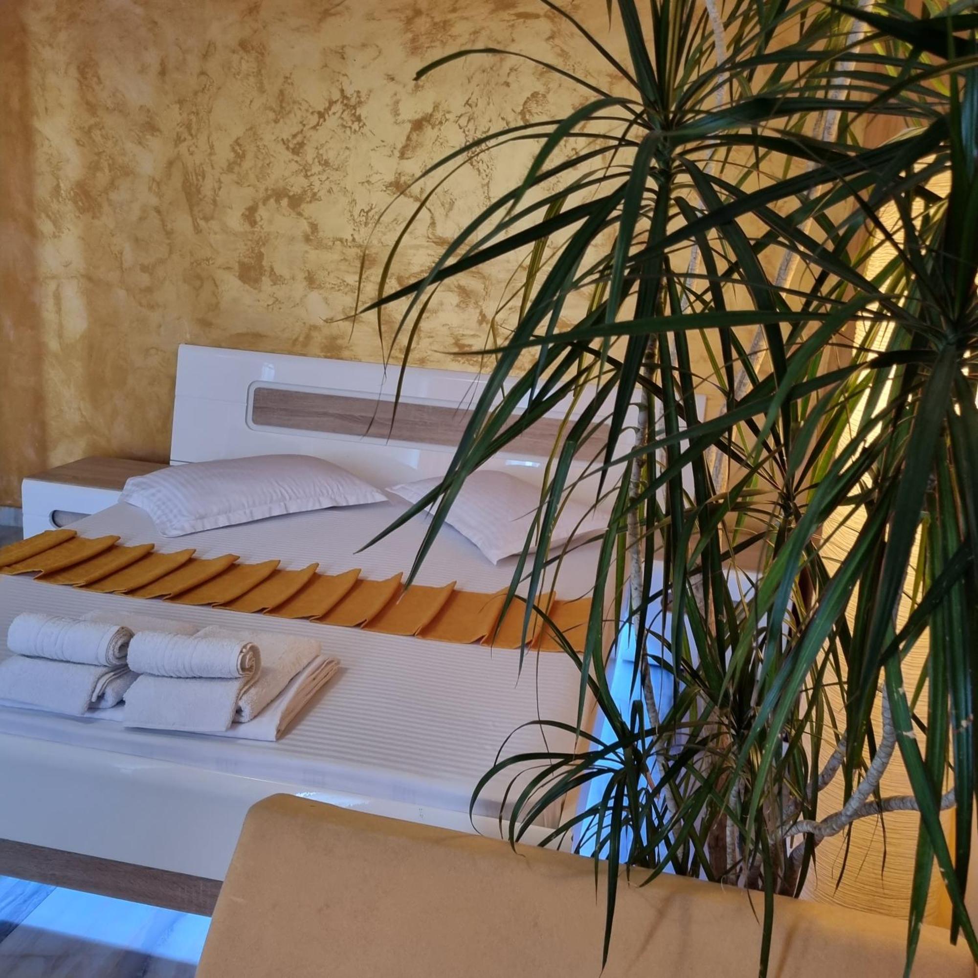 Golden Studio- Panoramic View With Terrace Bukarest Exteriör bild